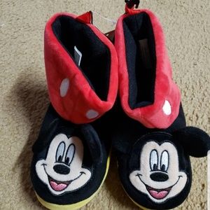 Disney mickey mouse Boys slipper 
Size 9-10